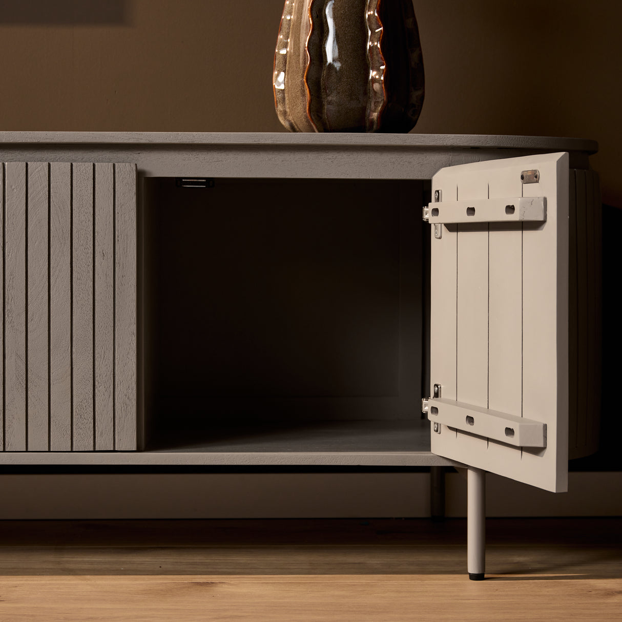 Tv-meubel - Taupe Mangohout - 210 cm - Verticaal Lattenpatroon