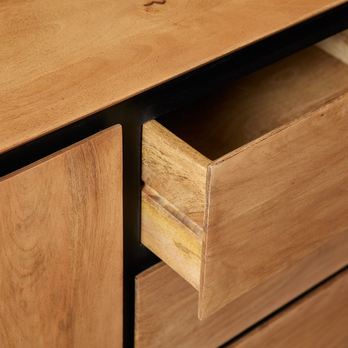 Dressoir Mangohout Natural - 210 cm - 3 Deuren & 3 Lades - Greeploos