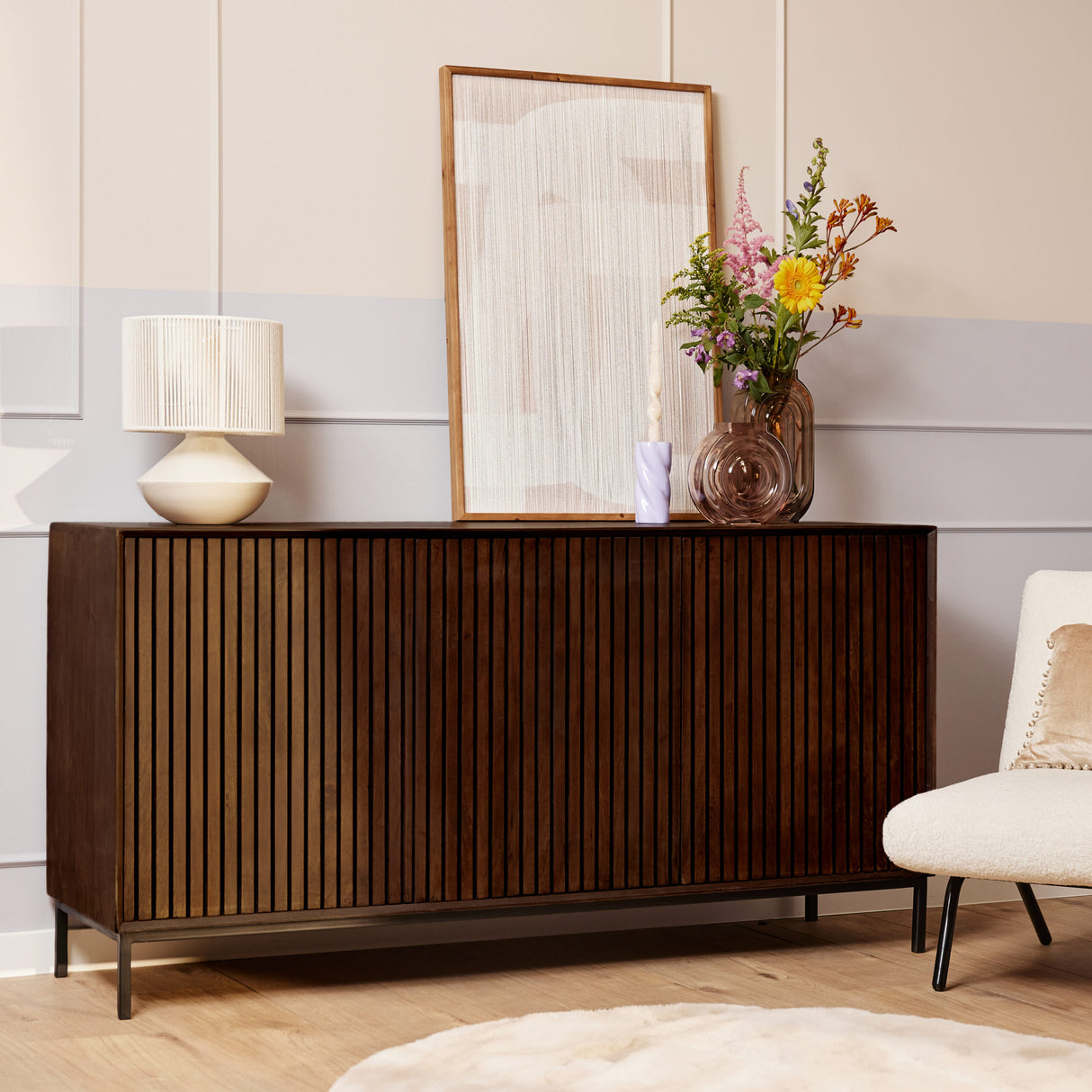 Dressoir - Bruin Mangohout - 165 cm - Verticaal Lattenpatroon - 3 Deuren