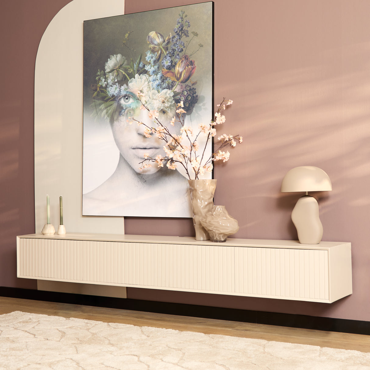 Zwevend TV-meubel Zand Mangohout - 240 cm - Verticaal Lattenpatroon en Push-to-Open