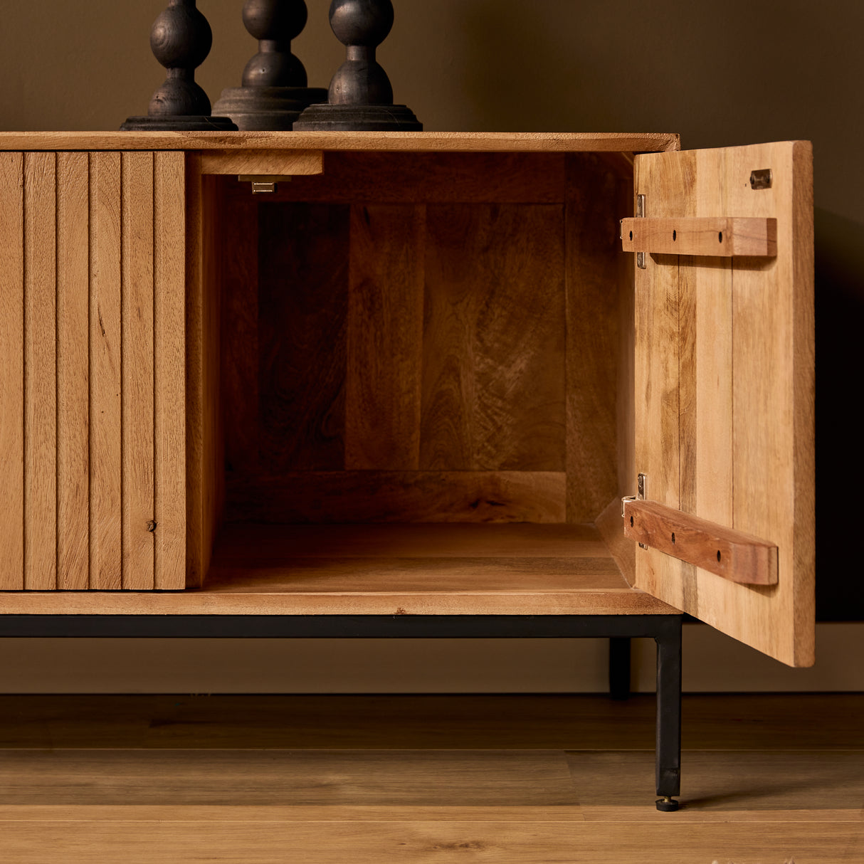 Tv-meubel - Naturel Mangohout - 165 cm - Verticaal Lattenpatroon