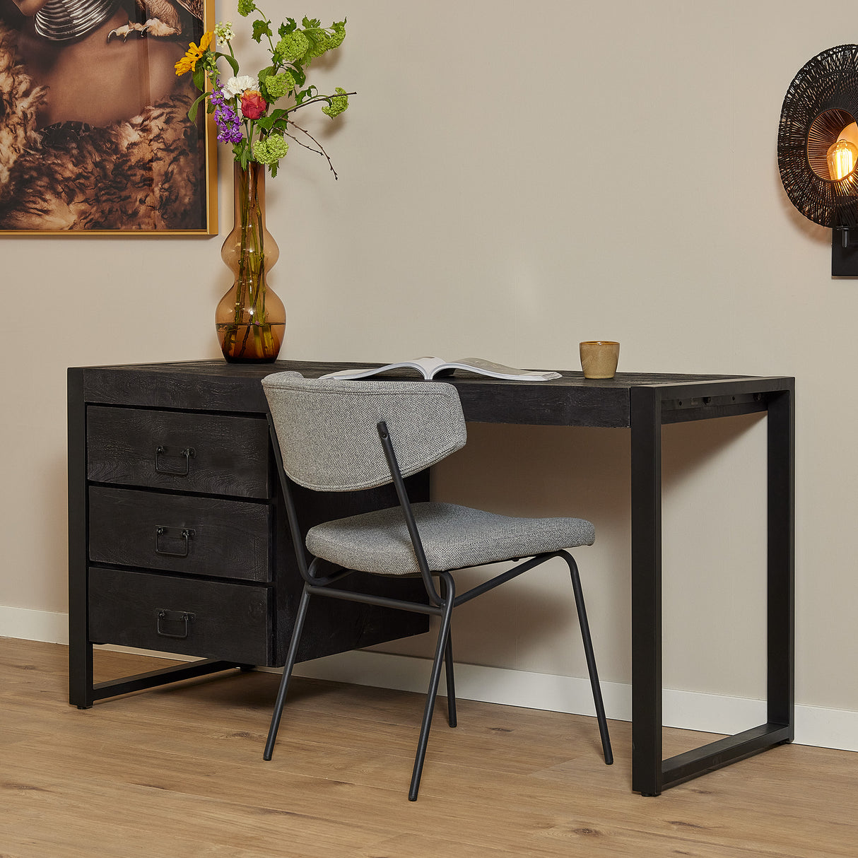 Bureau - Zwart - Mangohout - Metaal - 145 cm - 3 lades