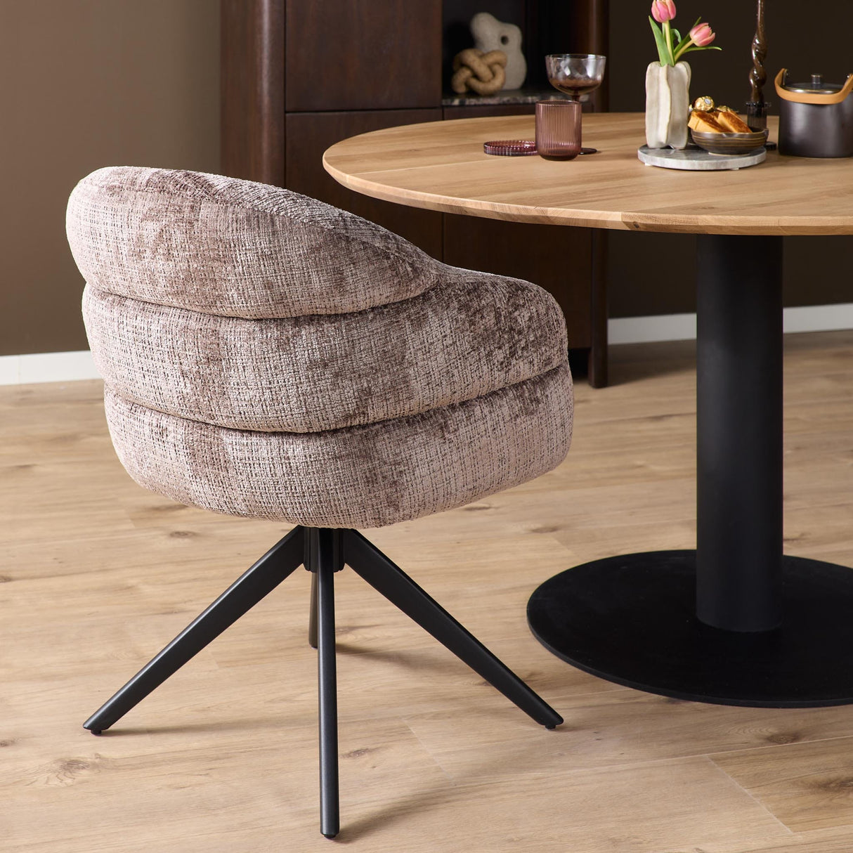Eetkamerstoel Bella | Clay | Poot Black | Met armleuning Starfurn