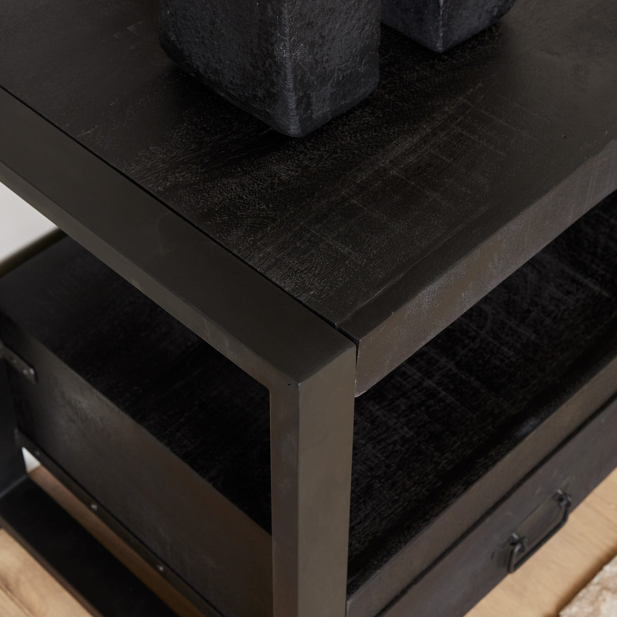Tv-meubel - Zwart - Mangohout - Metaal - 150 cm - 3 Lades