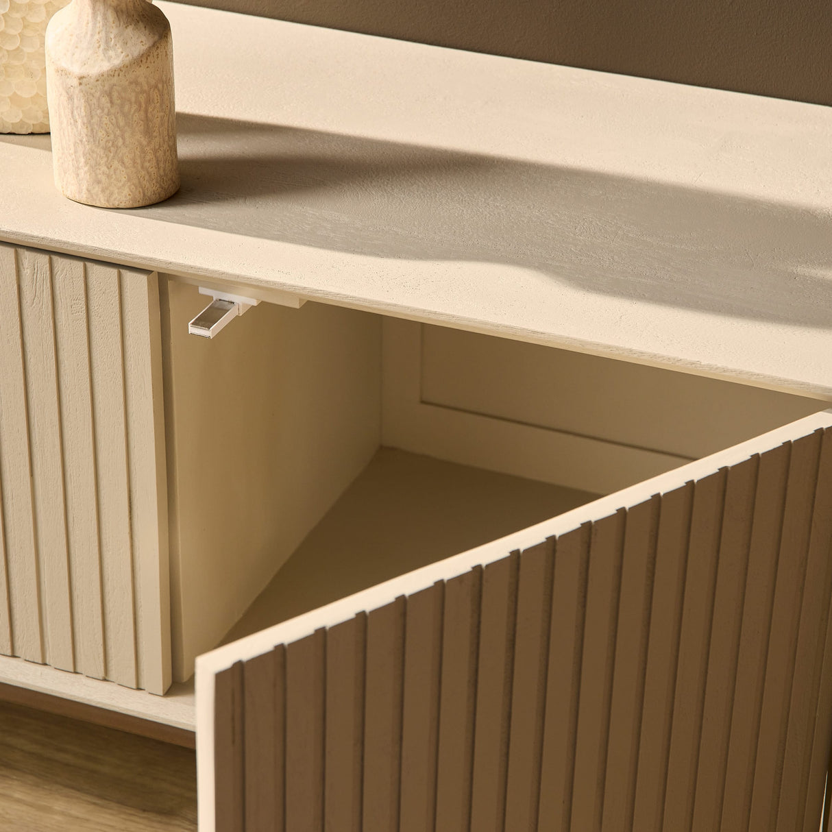 Tv-meubel - Zand Mangohout met Lattenpatroon - 210x45 cm - 4 Deuren Entertainment Centers & TV Stands Starfurn