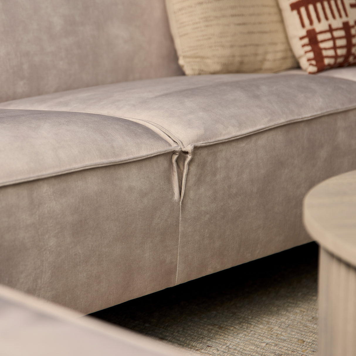 U-Bank - Velvet - Beige - Torre 02 - Lounge Links - Divan Rechts