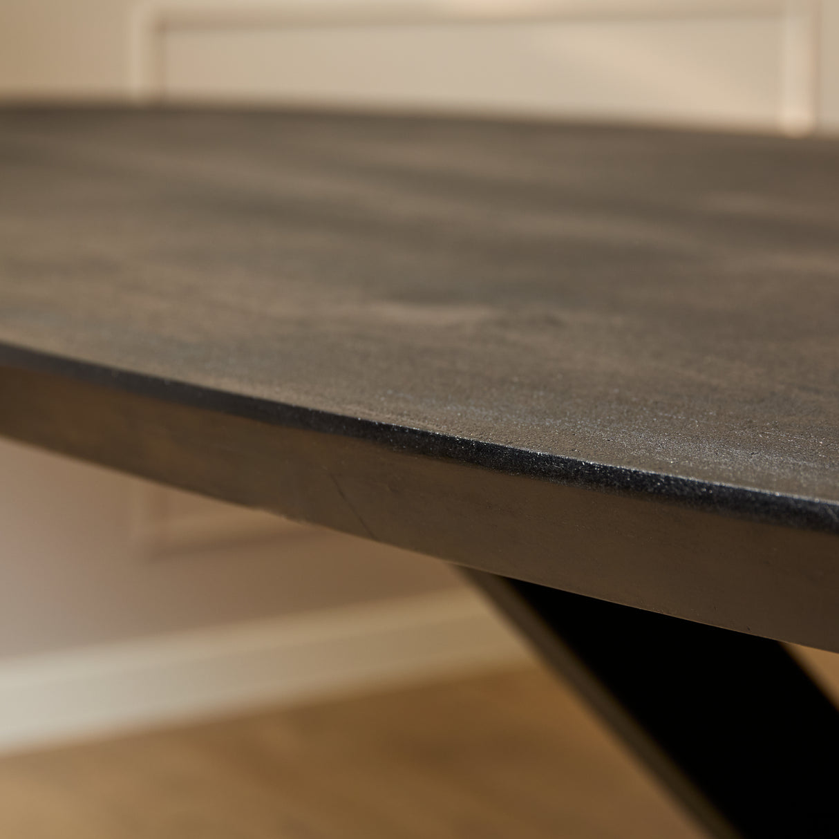 Ovale Eettafel Zwart Mangohout - 180 cm - Matrixpoot