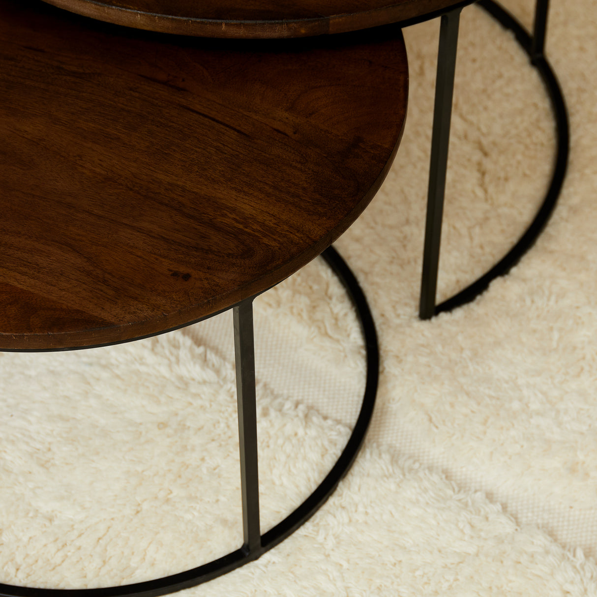 Salontafel Set van 2 - 70 cm & 60 cm - Bruin Mangohout - Zwart Stalen Frame