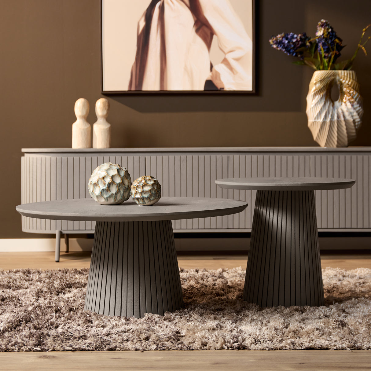 Ronde Salontafel - Taupe Mangohout - 50 cm - Lattenpatroon op Zuilpoot