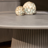 Ronde Eettafel - Taupe Mangohout - 150 cm - Lattenpatroon op Zuilpoot