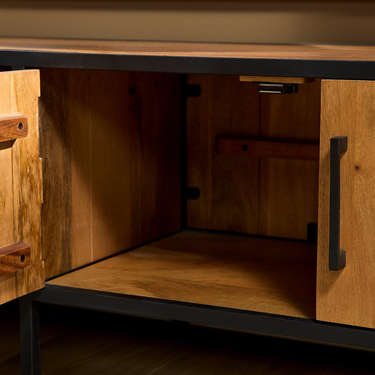 Tv-meubel - Naturel - Mangohout - Metaal - 240 cm - 4 Deuren & 1 Lade