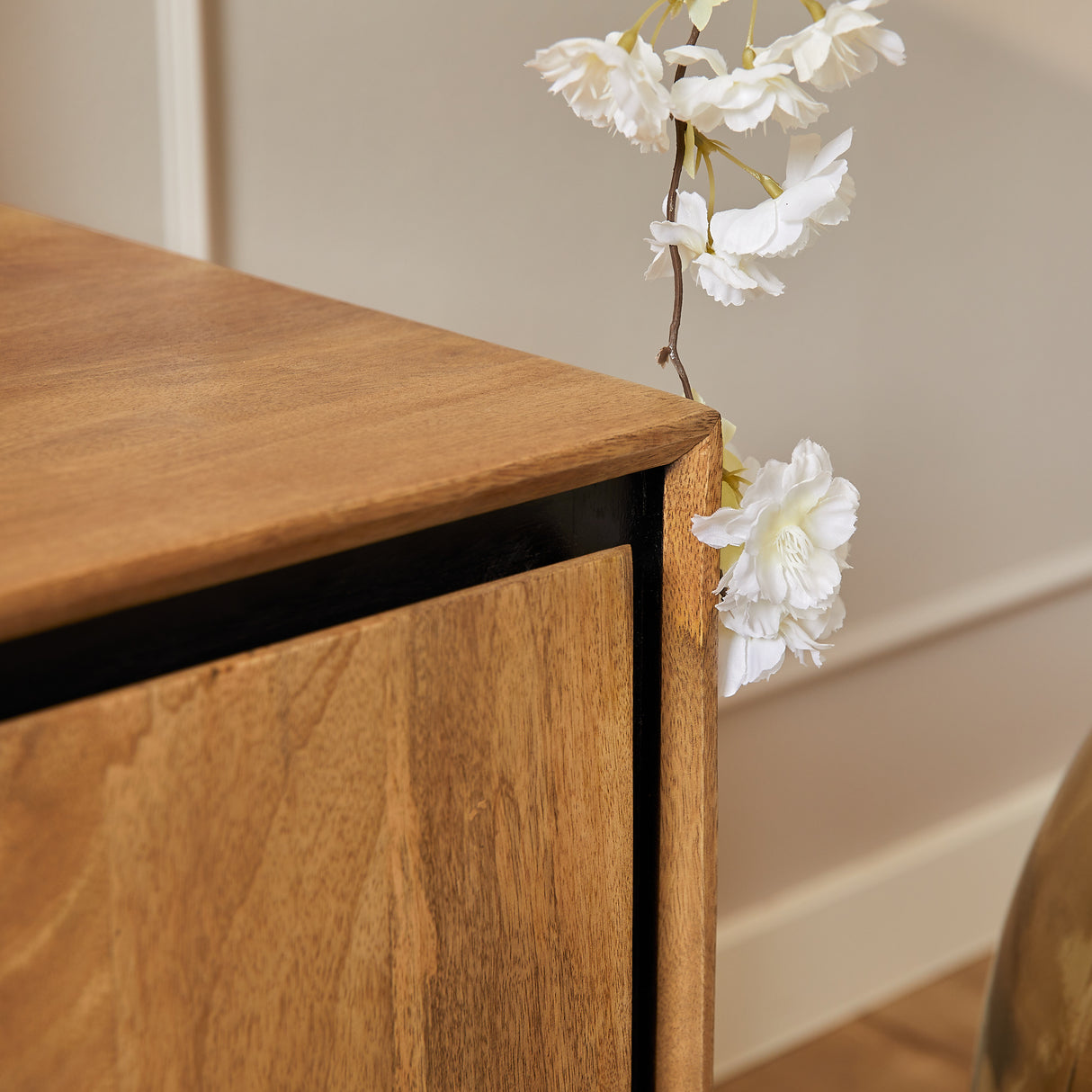 Tv-meubel - Naturel - Mangohout - 120 cm - 2 Deuren - Greeploos