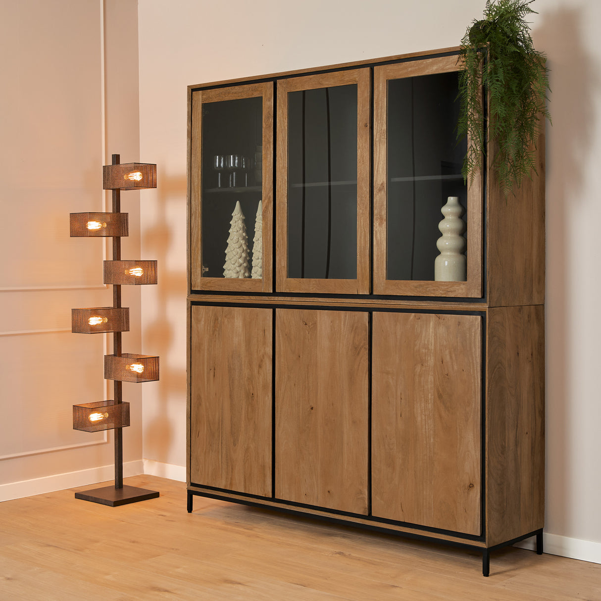 Vitrinekast Naturel Mangohout - 160 cm - Zes Greeploze Deuren en Industrieel Design