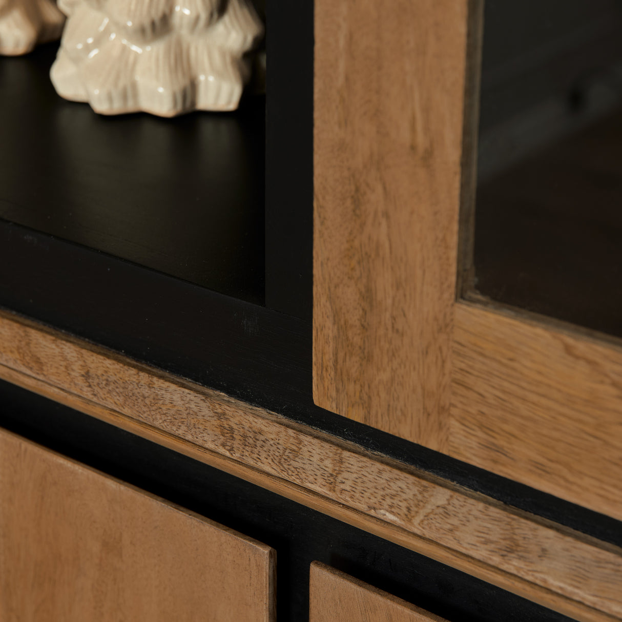 Vitrinekast Naturel Mangohout - 160 cm - Zes Greeploze Deuren en Industrieel Design