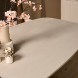 Deens Ovale Eettafel - 280 cm - Zandkleurig Mangohout - Bronskleurige Designpoot