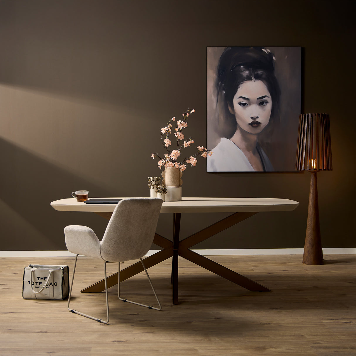 Deens Ovale Eettafel - 160 cm - Zandkleurig Mangohout - Bronskleurige Designpoot