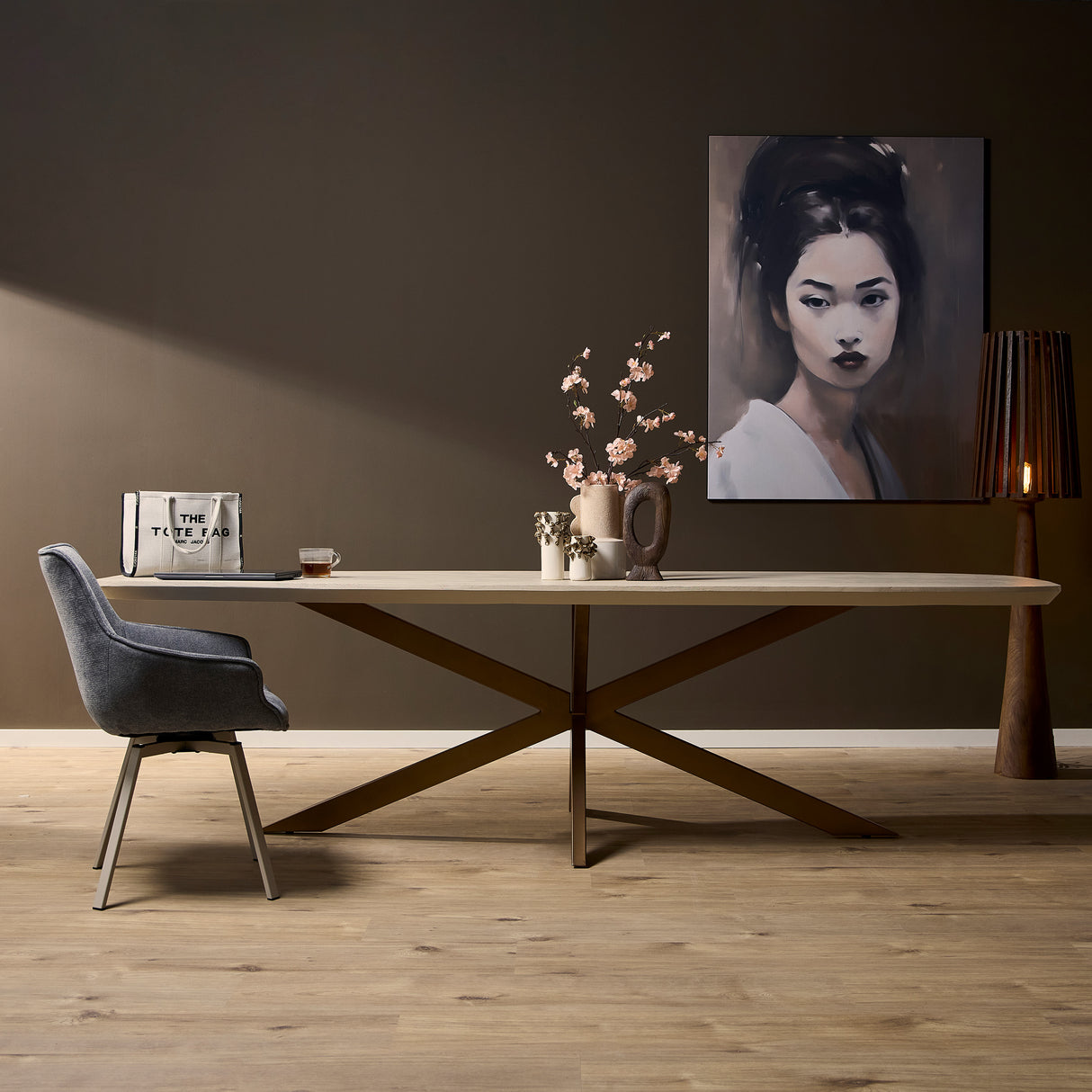 Deens Ovale Eettafel - 280 cm - Zandkleurig Mangohout - Bronskleurige Designpoot