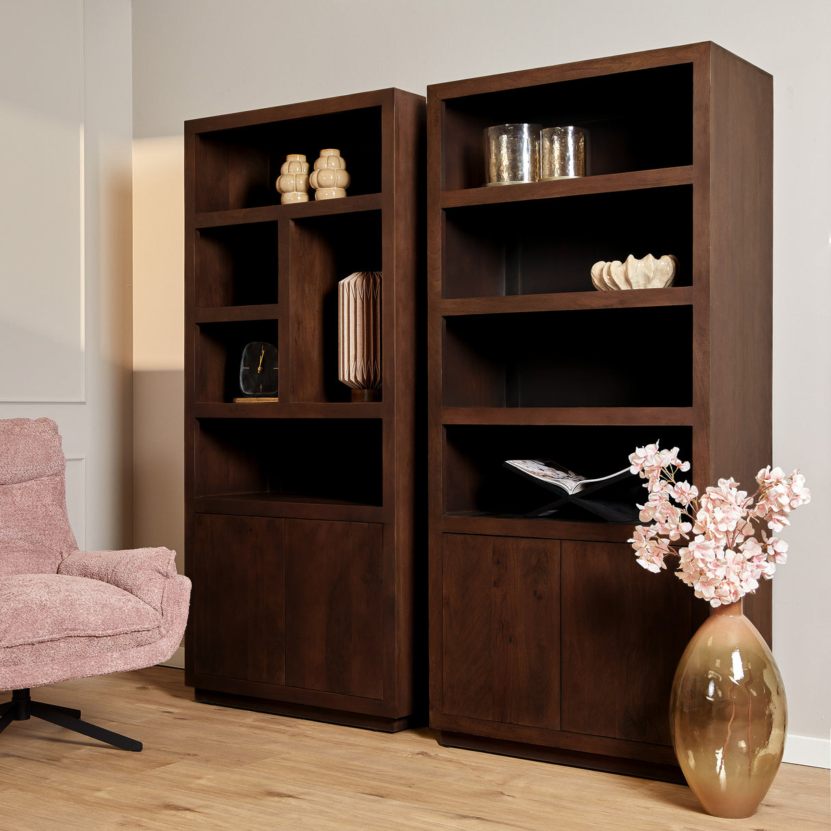 Boekenkast Brussel - Bruin Mangohout - 90 cm - Modern Design - 2 Deuren & 4 Open Vakken