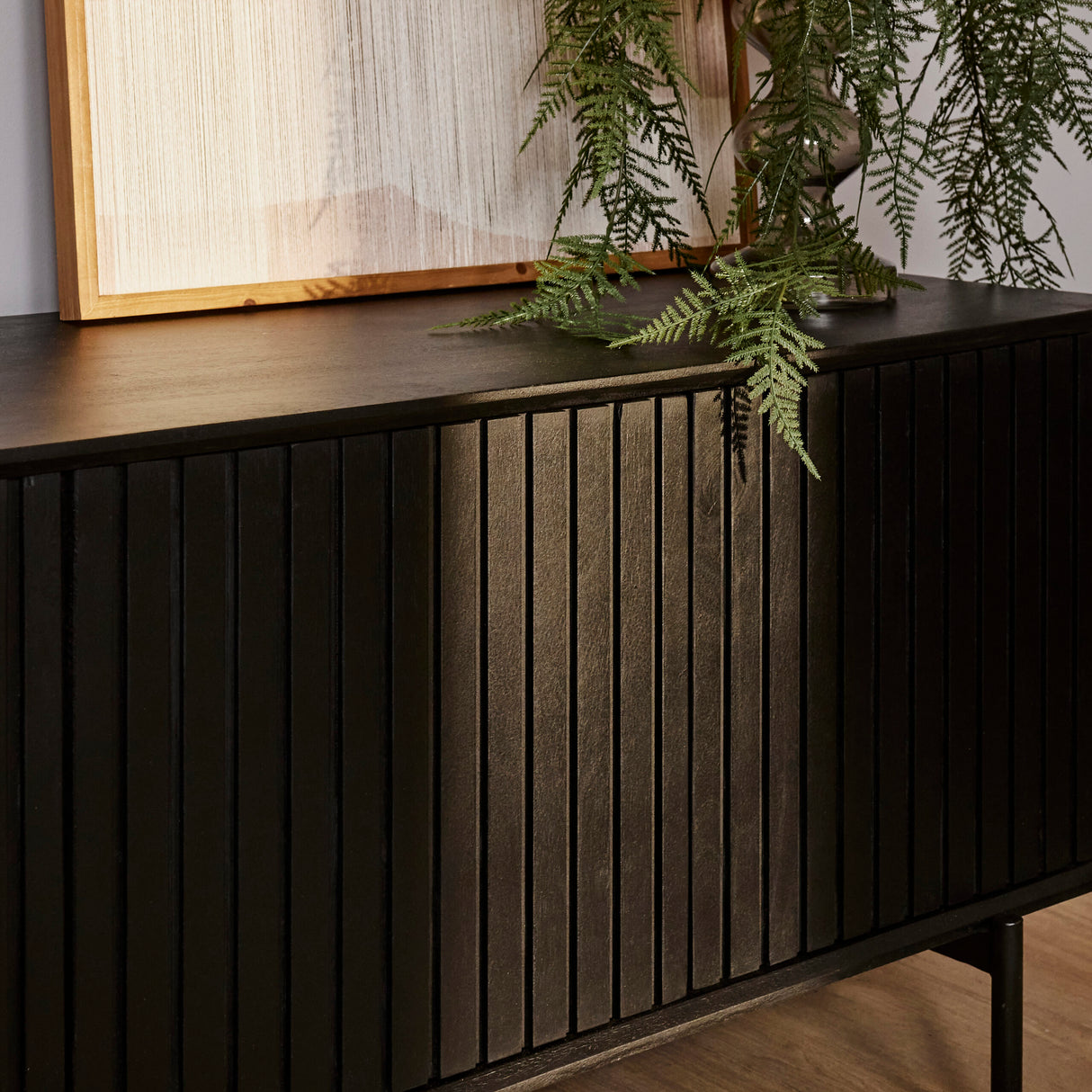 Tv-meubel - Zwart - Mangohout - 165 cm - 4 Deuren