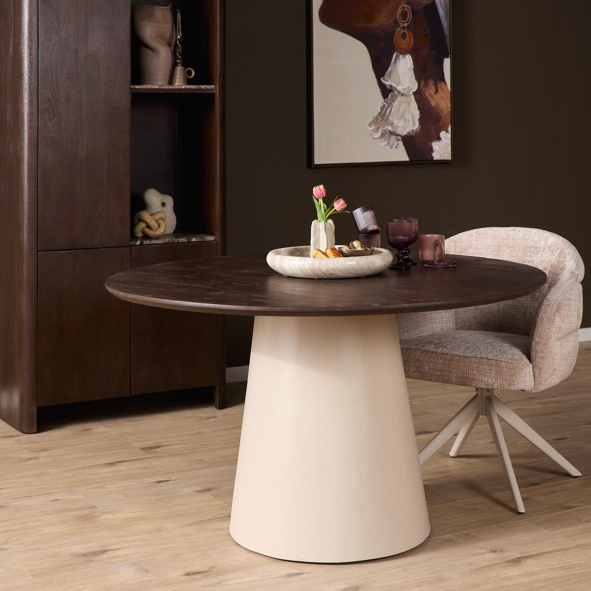 Ronde Eettafel - Volledig Bruin Mangohout - 130 cm - Conische Houten Poot