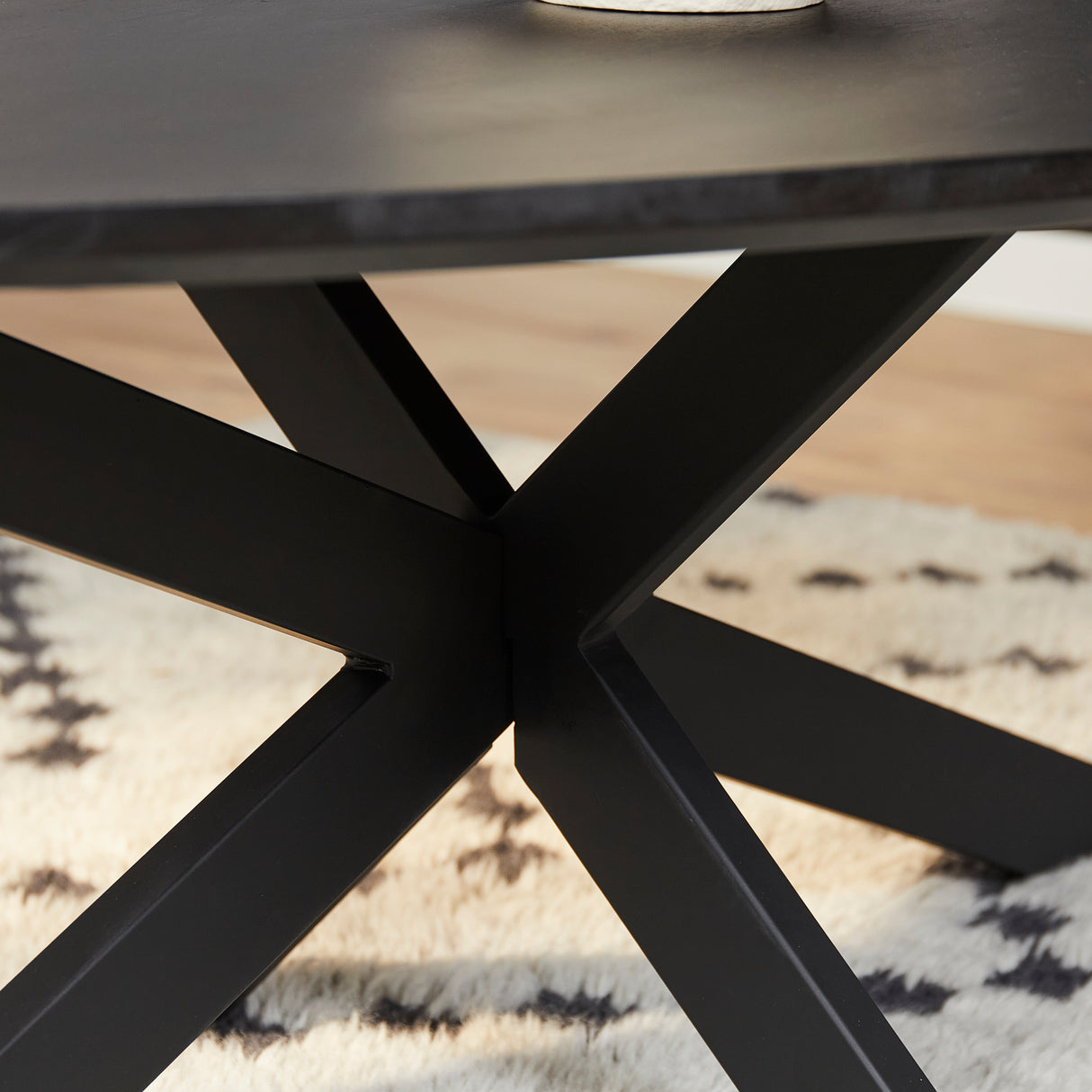 Salontafel - Druppel-vorm - Zwart - Mangohout - 130 cm