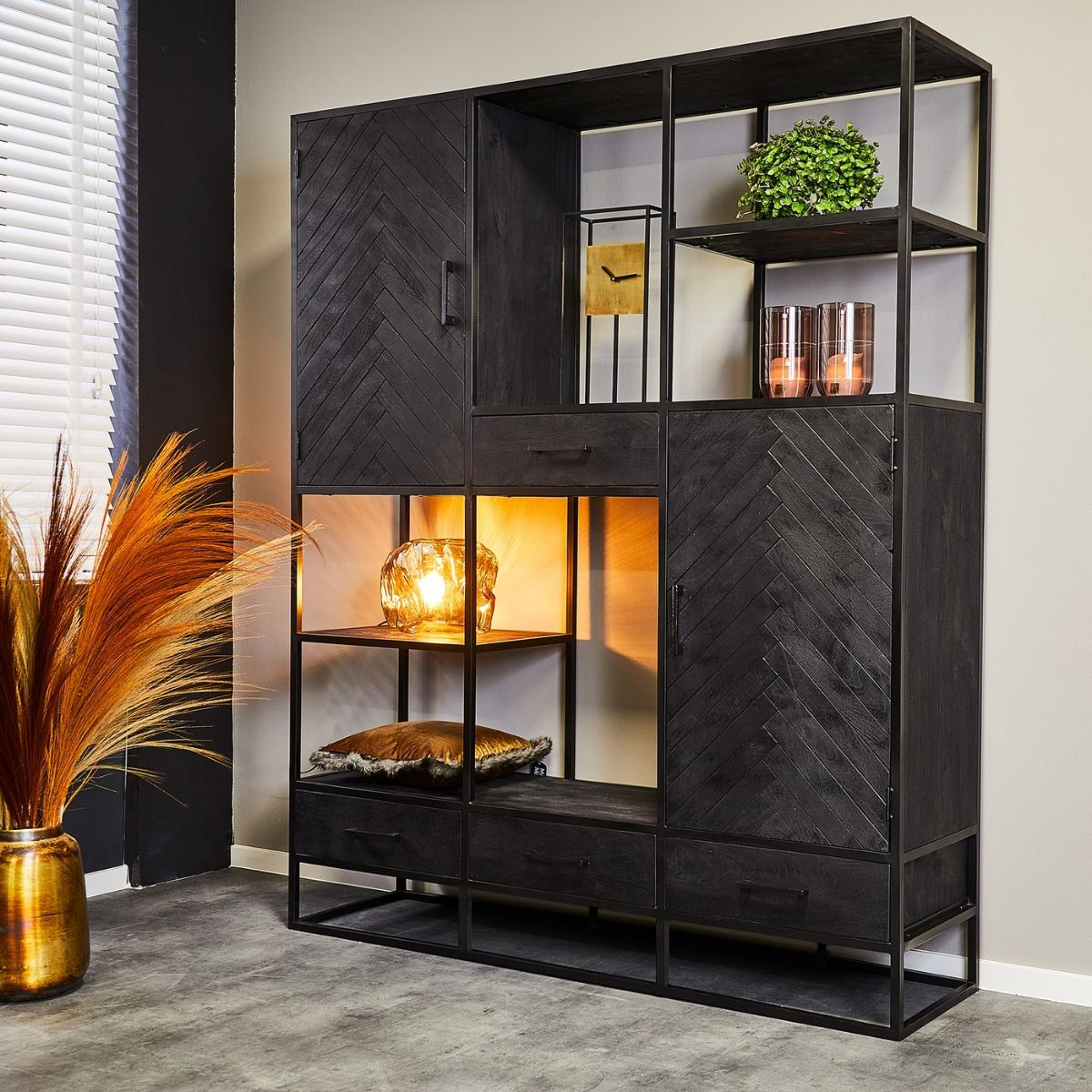 Vakkenkast XXL - Zwart Mangohout - 160 cm - Visgraatpatroon - Industrieel