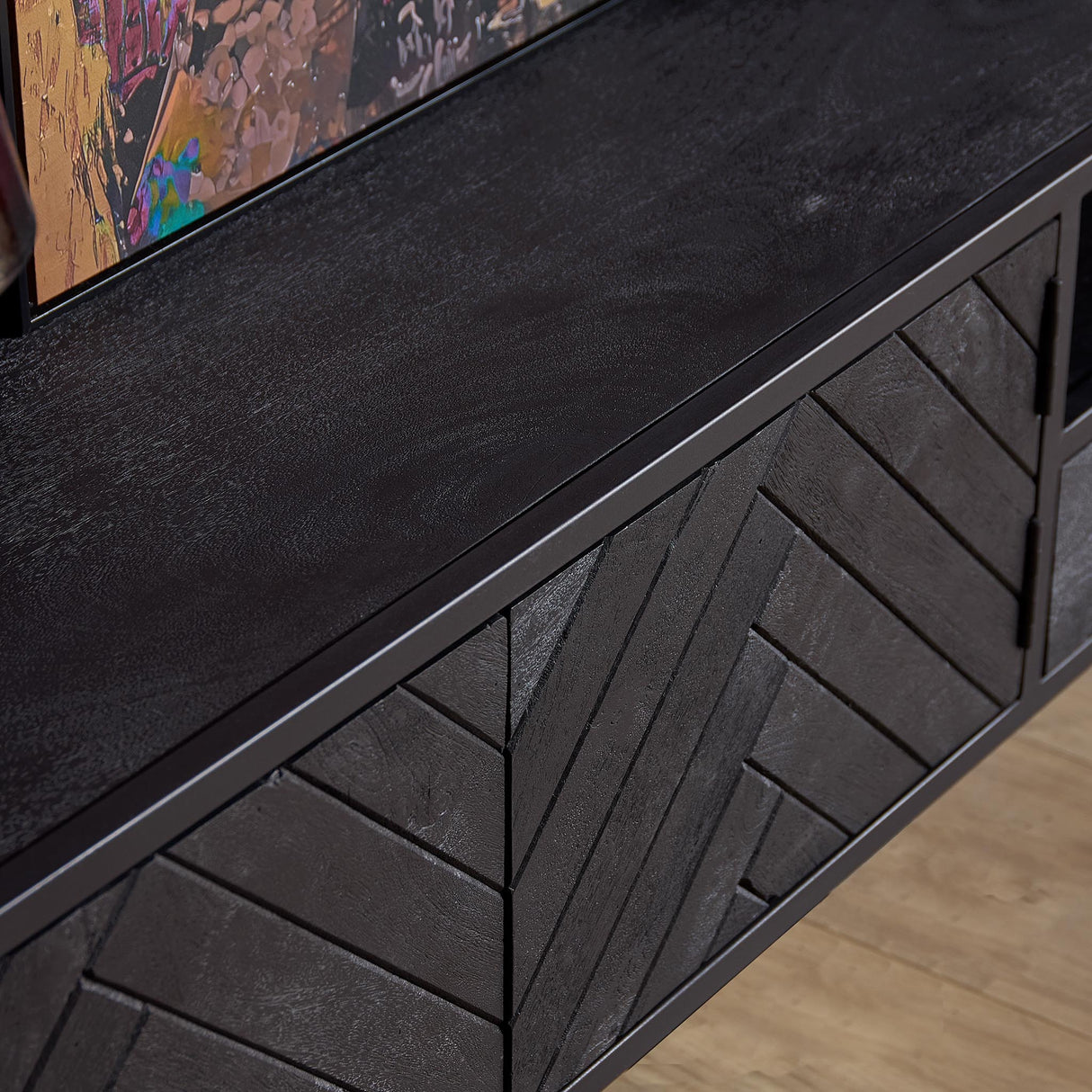 Zwevend TV-meubel Zwart Mangohout - 240 cm - Visgraatpatroon met Open Vak