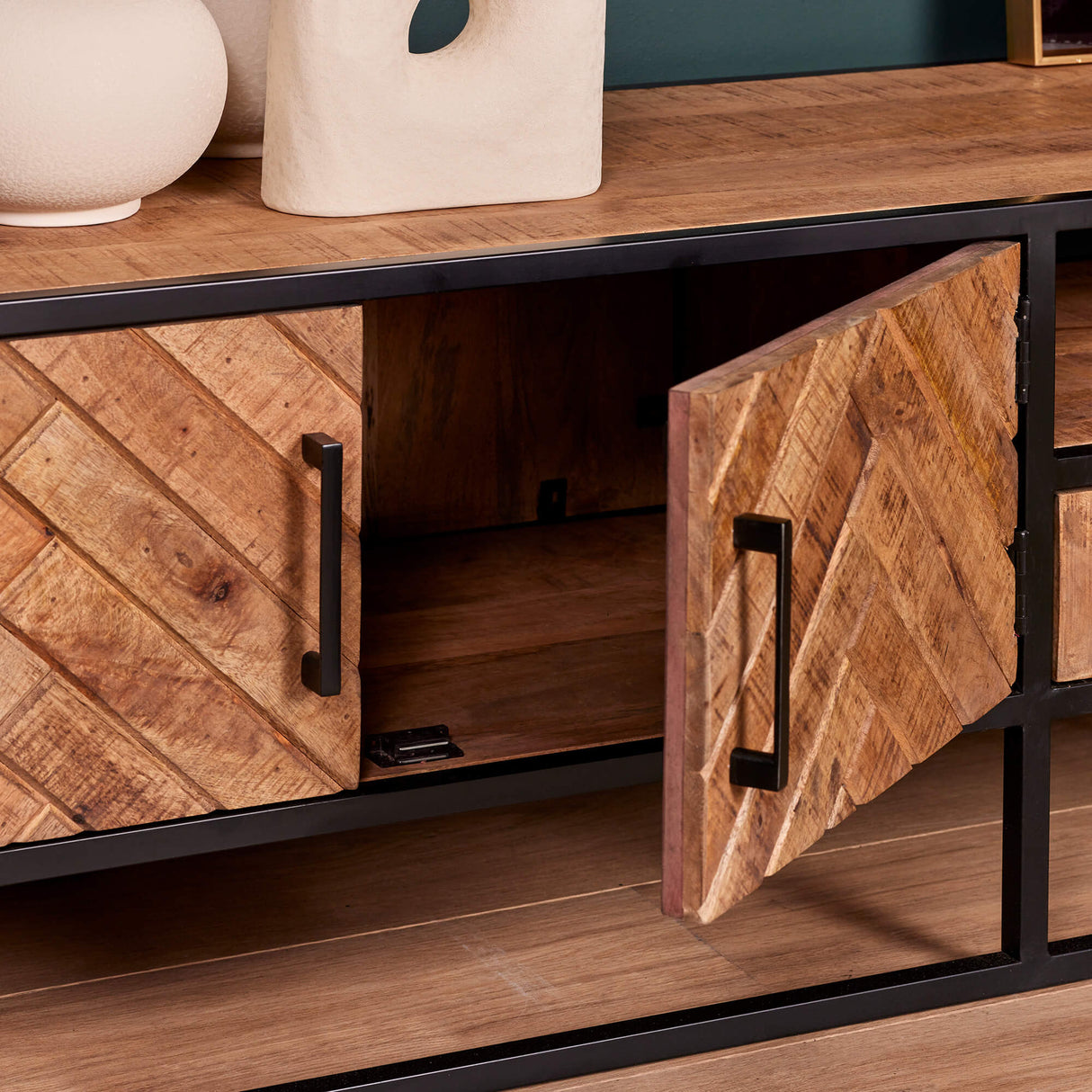 Tv-meubel - Naturel - Mangohout - 240 cm - Visgraat - 2 Deuren - 1 Lade