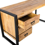 Bureau Britt met Laden Benoa