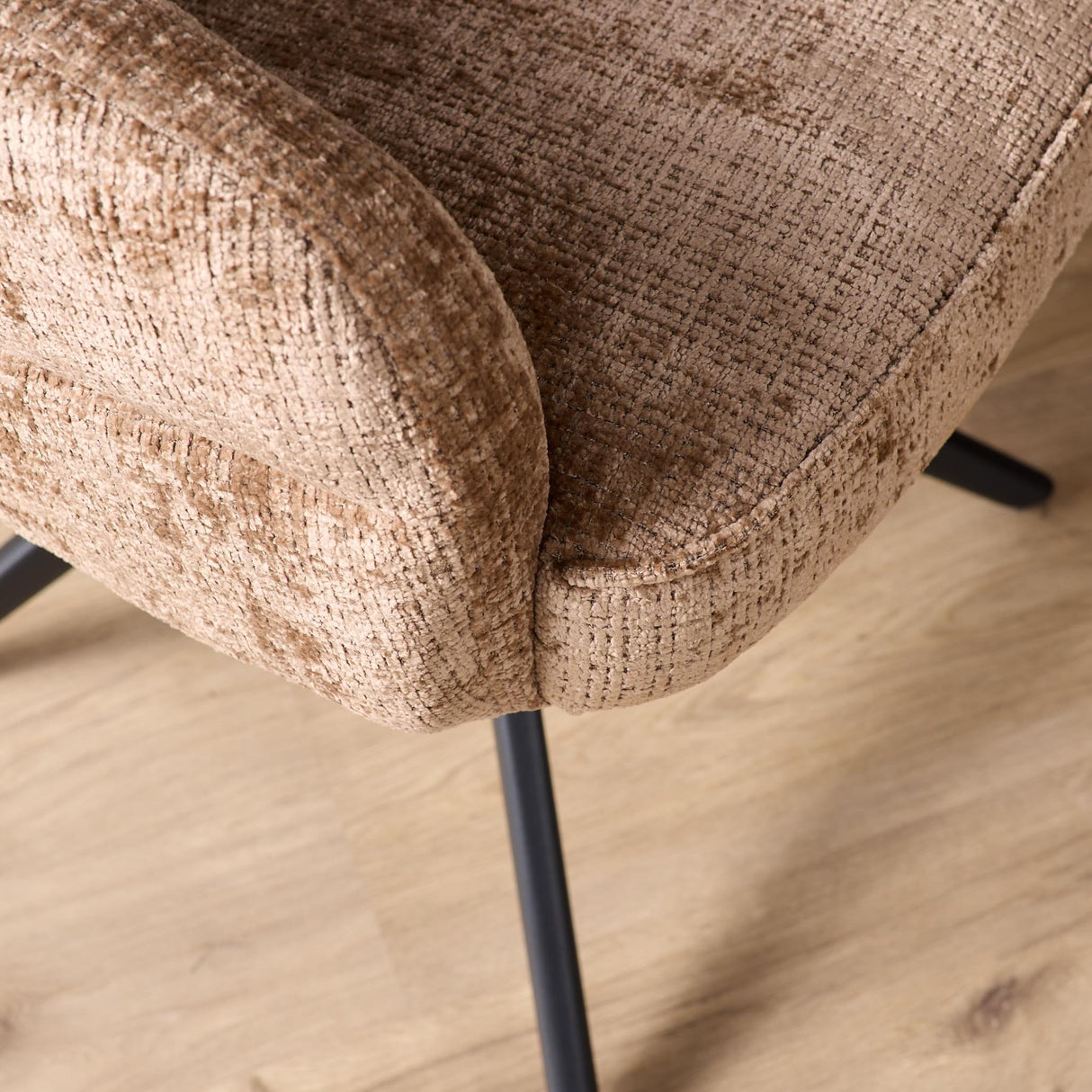 Eetkamerstoel Bella | Cinnamon | Poot Black | Met armleuning Starfurn