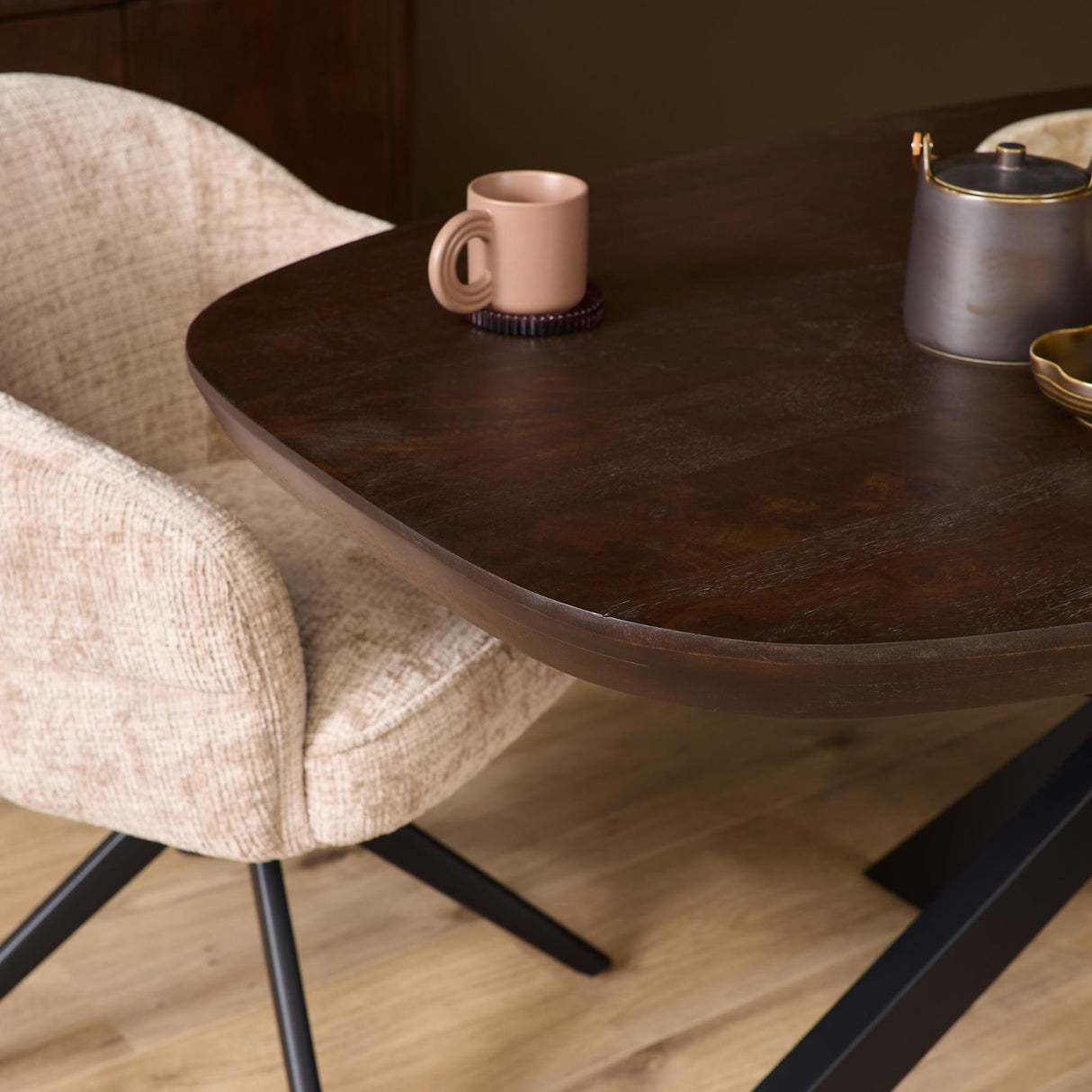 Eettafel Madison Brown | 160 cm | Deens Ovaal | Poot Black Starfurn