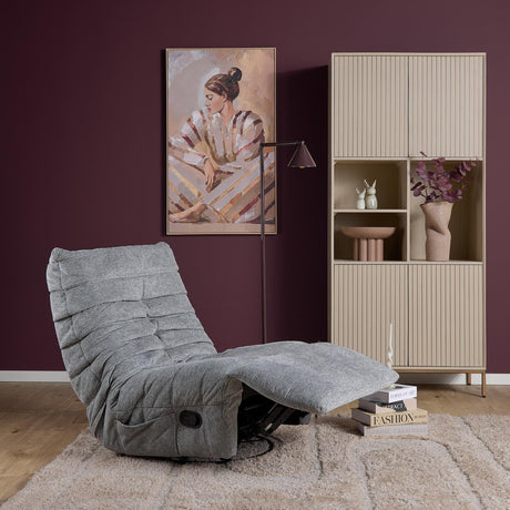 Draaibare relaxfauteuil in grijs met geplooide bekleding en schommelstand, foto 3