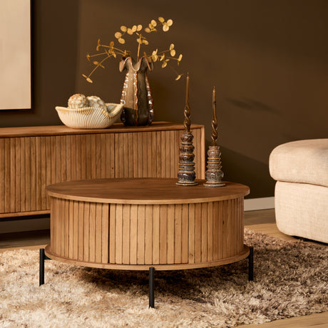 Ronde salontafel van naturel mangohout met verticaal lattenpatroon, 80 cm