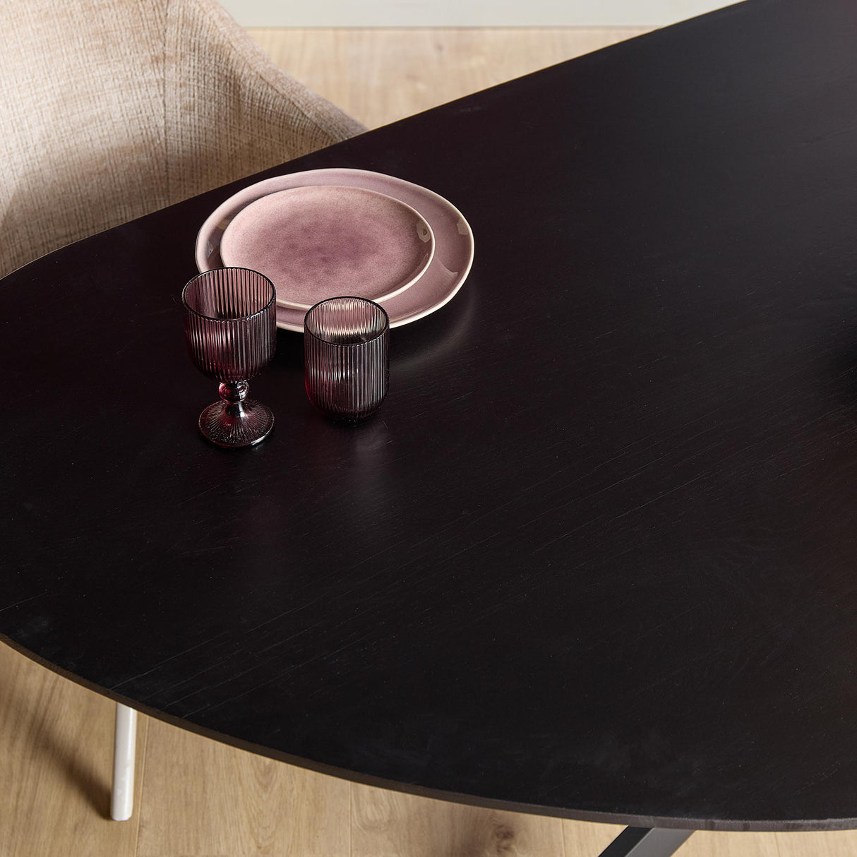 Organische Eettafel - Zwart Europees Eikenhout - 240 cm - Stalen Matrixpoot