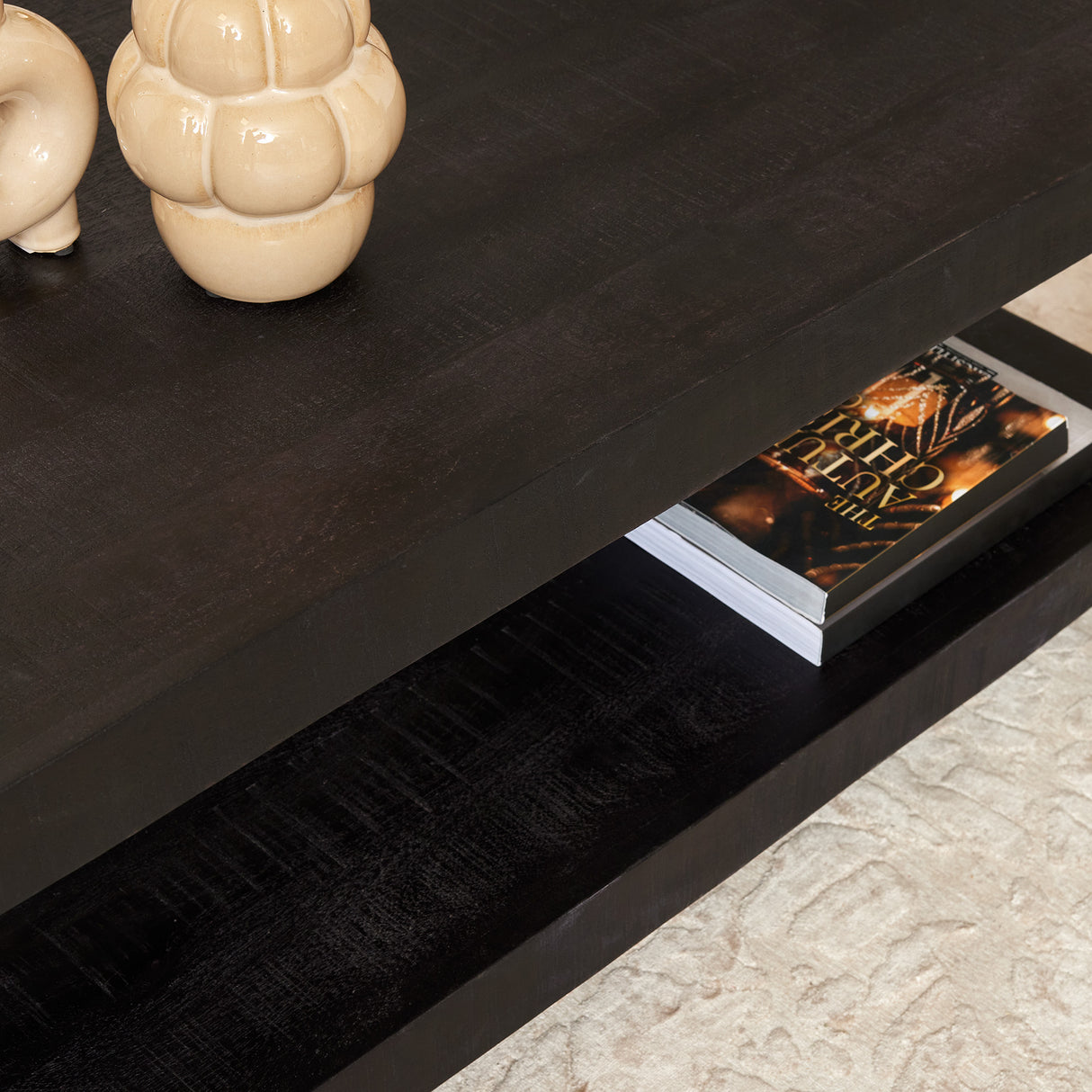 Salontafel Zwart Mangohout - 110 cm - Met Handig Onderblad en Metalen Frame